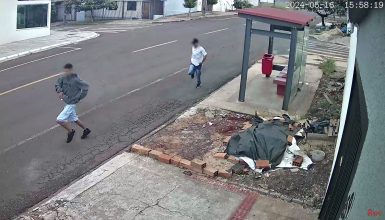 Imagem referente a Vídeo mostra momento em que carro é furtado por ladrões no Florais