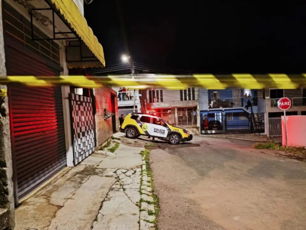 Duas pessoas morrem baleadas em lanchonete do Paraná