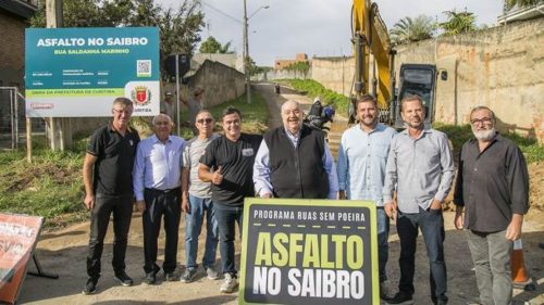 Greca lança em Curitiba nova etapa do programa Asfalto no Saibro com obras em 31 ruas; saiba quais