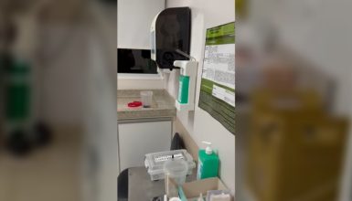 Imagem referente a Paciente denuncia uso de luvas inadequadas para atendimento médico em Hospital de Cascavel