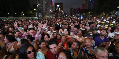 Virada Cultural atrai 4,5 milhões de pessoas, diz prefeitura de SP