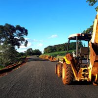 Imagem referente a Município investe quase R$ 10 milhões na pavimentação de estradas rurais dos distritos