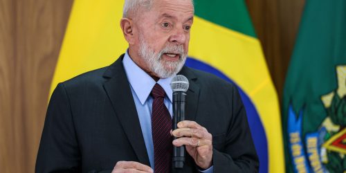 Imagem referente a Lula recebe credenciais de oito novos embaixadores