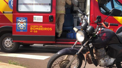 Imagem referente a Carro e moto se envolvem em colisão na Avenida Rocha Pombo