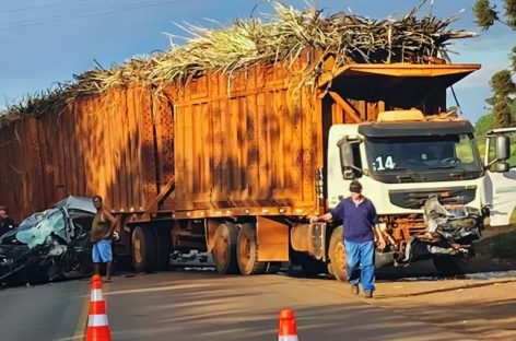 Motorista De Carro Morre Em Grave Acidente Com Caminhão Na Rodovia BR ...