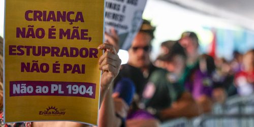 Imagem referente a Brasília: mulheres fazem ato contra PL que equipara aborto a homicídio