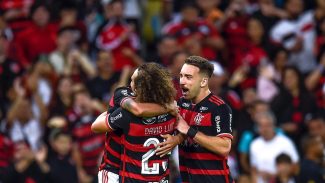 Flamengo derrota Cruzeiro para se isolar na ponta do Brasileiro