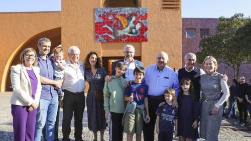 Imagem referente a Portal do Cemitério Municipal do Água Verde ganha painel com obra de Alberto Massuda