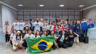 Ganhando o Mundo: estudantes desembarcam em Curitiba e Londrina