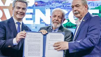 Lula anuncia aplicação de R$ 15,5 bi em obras na Dutra e na Rio-Santos