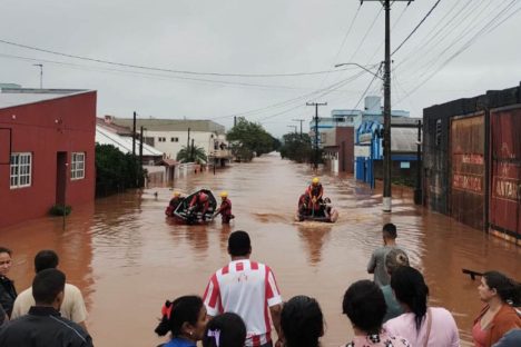 Imagem referente a O que fazer em desastres? Defesa Civil orienta população no antes, durante e depois