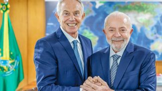 Lula e Tony Blair conversam sobre G20 e combate a extremismo