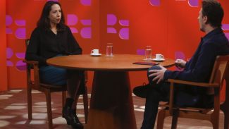 DR com Demori, da TV Brasil, recebe a economista Laura Carvalho