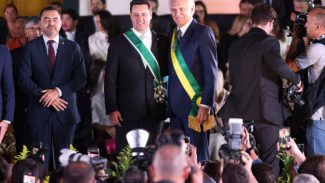 Em Goiás, Ratinho Junior recebe a Comenda da Ordem do Mérito de Anhanguera
