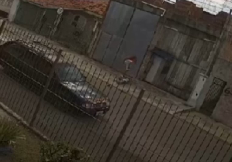 Polícia Civil divulga vídeo que mostra homem sendo pisoteado até a morte