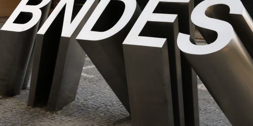 Imagem referente a BNDES aumenta aprovações de crédito em 83% no 1º semestre