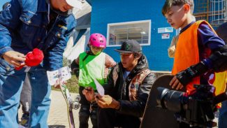 Bronze em Paris, Japinha ganha o carinho dos pequenos skatistas no Ginásio do Tarumã