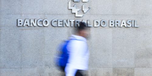 Imagem referente a Mercado financeiro prevê inflação de 4,22% para 2024