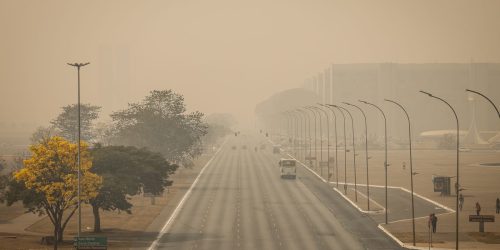 Imagem referente a Brasília amanhece coberta de fumaça pelo segundo dia seguido