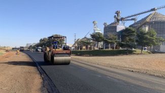 Rodovia entre Bela Vista do Paraíso e Alvorada do Sul recebe serviços de conservação