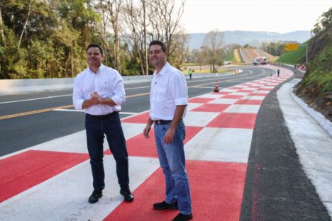 Imagem referente a Governador vistoria nova área de escape para caminhões na PR-170 em Pinhão