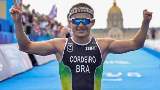 Colégio Estadual do Paraná comemora medalha inédita do paratleta Ronan Cordeiro