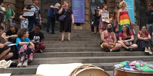 Imagem referente a Artistas de SP protestam contra atraso de verbas da Lei Paulo Gustavo