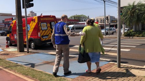 Imagem referente a Passageira fica ferida em acidente entre ônibus elétrico e Ford Ka na Avenida Brasil