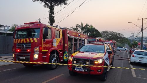 Imagem referente a Homem sofre queimaduras no rosto, mãos e braços durante incêndio no Maria Luiza