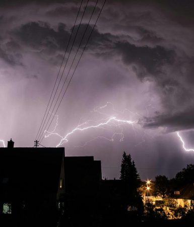 Imagem referente a Madrugada deverá ser chuvosa com risco de tempestade