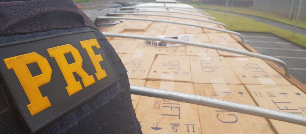 PRF apreende 285 mil carteiras de cigarro em Marechal Cândido Rondon