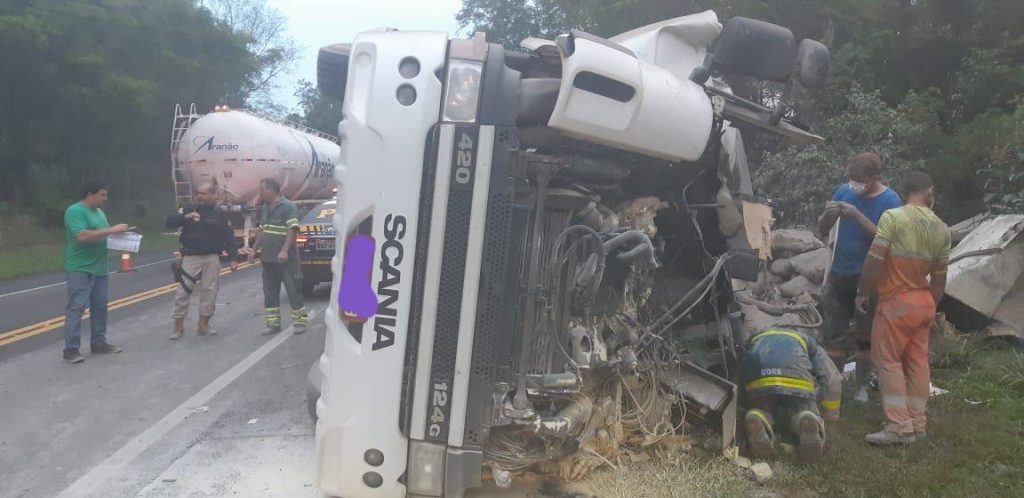 Grave acidente é registrado na rodovia BR-277