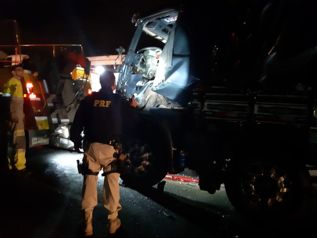 Colisão traseira é registrada na BR-376, em Ponta Grossa