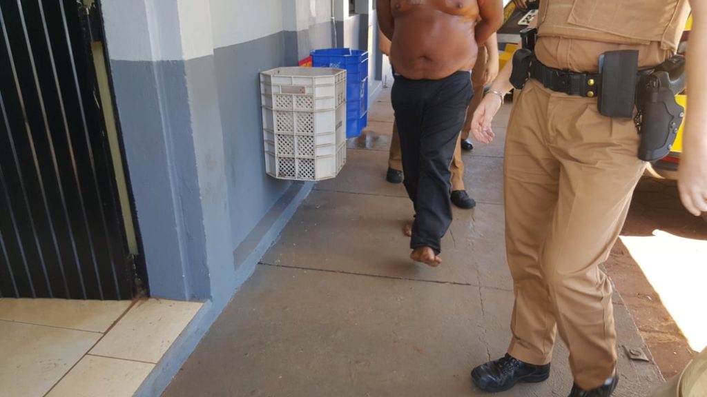 Homem é acusado de furtar boné de loja, em Cascavel