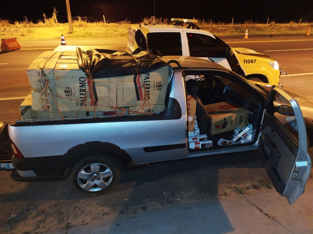 PRE apreende veículo carregado com cigarros contrabandeados na PRc-272