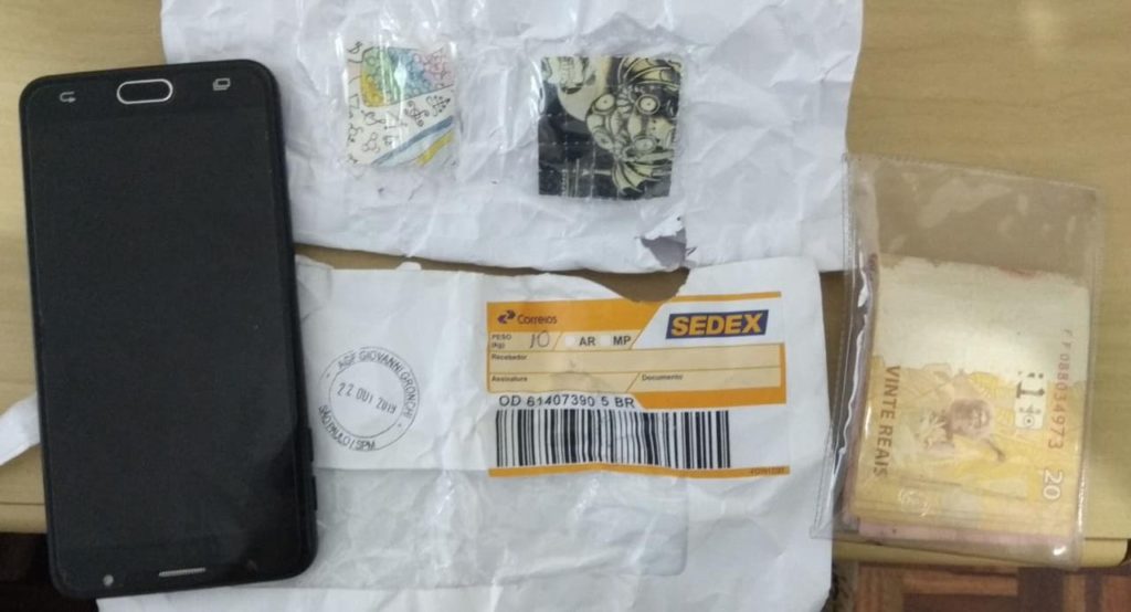 Polícia Civil flagra mais uma pessoa recebendo LSD através de envelope enviado através dos Correios