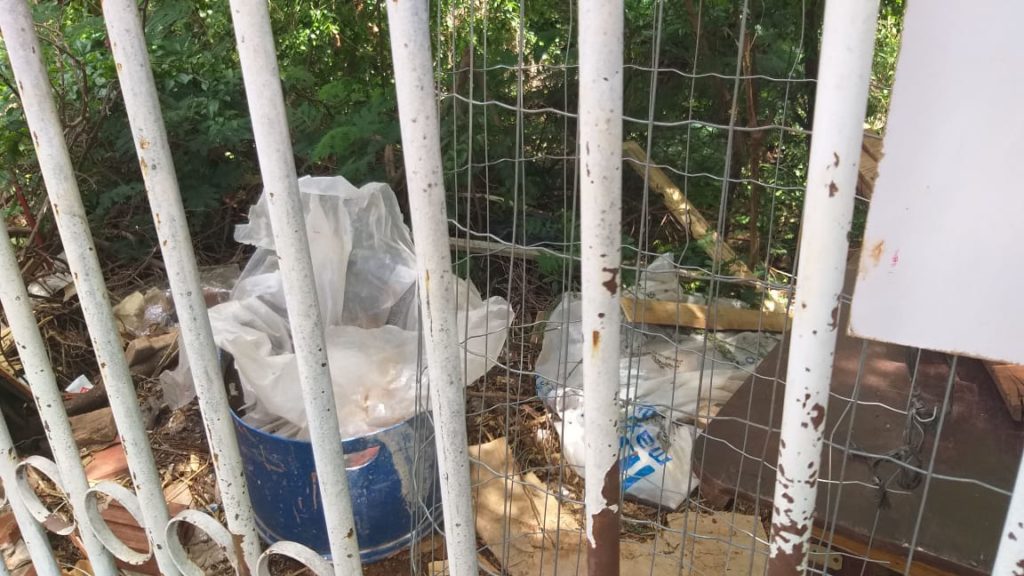 Descarte de materiais gera reclamação no Alto ALegre