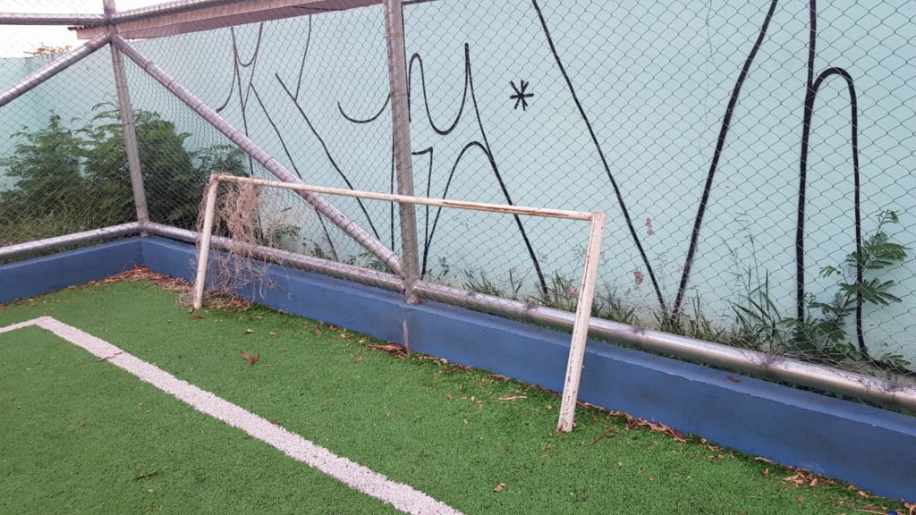 Moradores cobram manutenção em quadra de esportes do Parque Verde