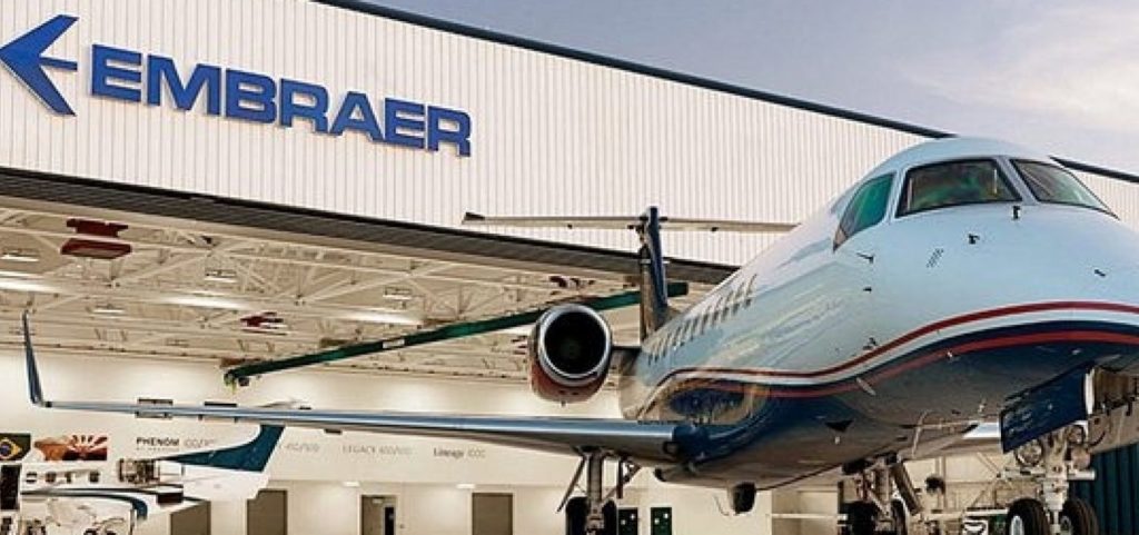 Venda de aviões impulsiona ações da Embraer na Bolsa de Valores