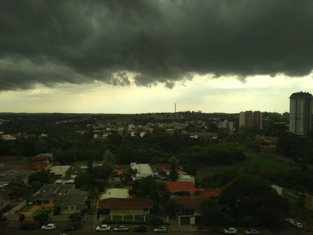 Inmet coloca Cascavel na rota de temporais nesta segunda-feira