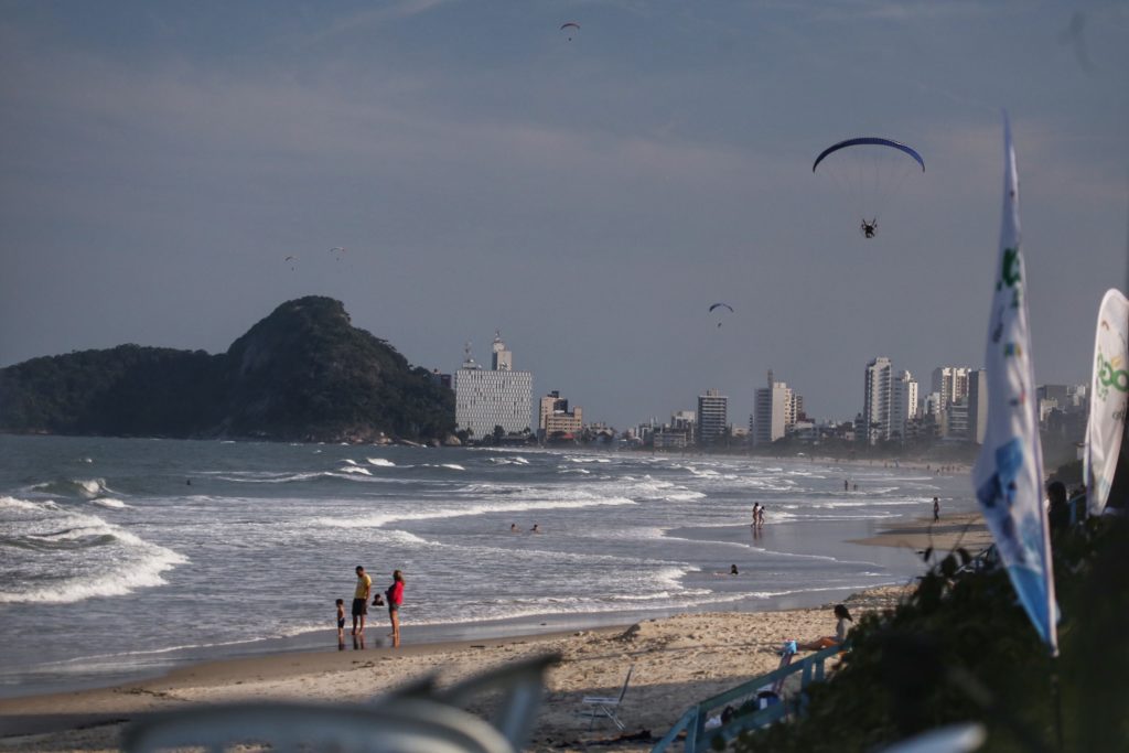 Coleta de amostras de águas das praias do Paraná começa já em novembro Coleta de amostras de águas das praias do Paraná começa já em novembro