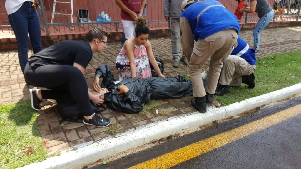 Rapaz fica ferido em acidente de trânsito na Rua Jorge Lacerda Rapaz fica ferido em acidente de trânsito na Rua Jorge Lacerda