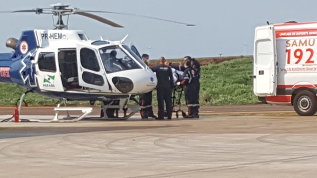 Helicóptero decola para Londrina com homem vítima de queimaduras Helicóptero decola para Londrina com homem vítima de queimaduras