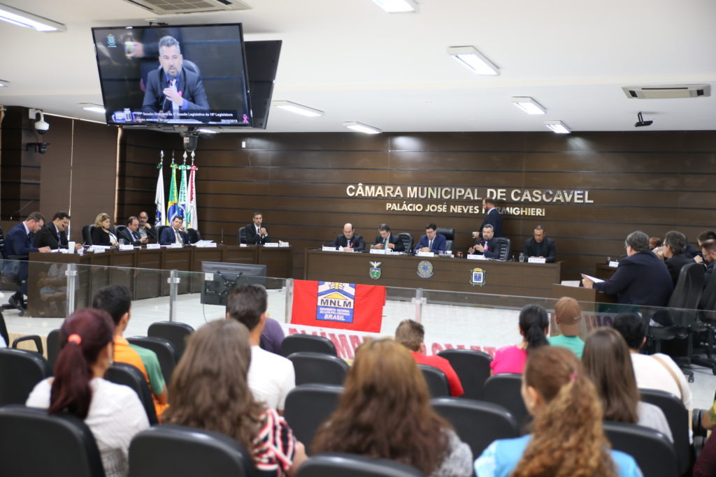 Vereadores aprovam regularização de área no Bairro Santa Felicidade Vereadores aprovam regularização de área no Bairro Santa Felicidade
