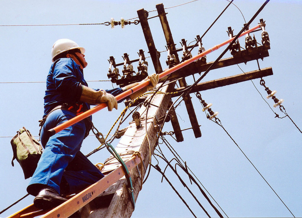 Moradores do Santa Cruz relatam falta de energia