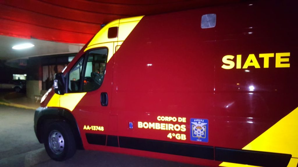 Mulher é socorrida pelo Siate após sofrer queda em banheiro no Santa Cruz