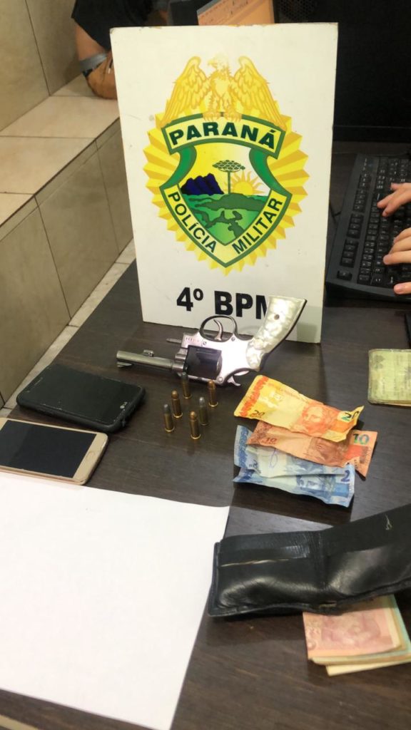 PM prende dois após ameaça com arma de fogo, em Maringá
