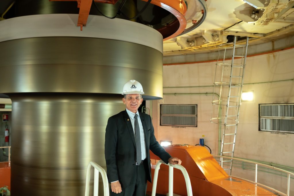 Silva e Luna amplia transparência de informações na Itaipu