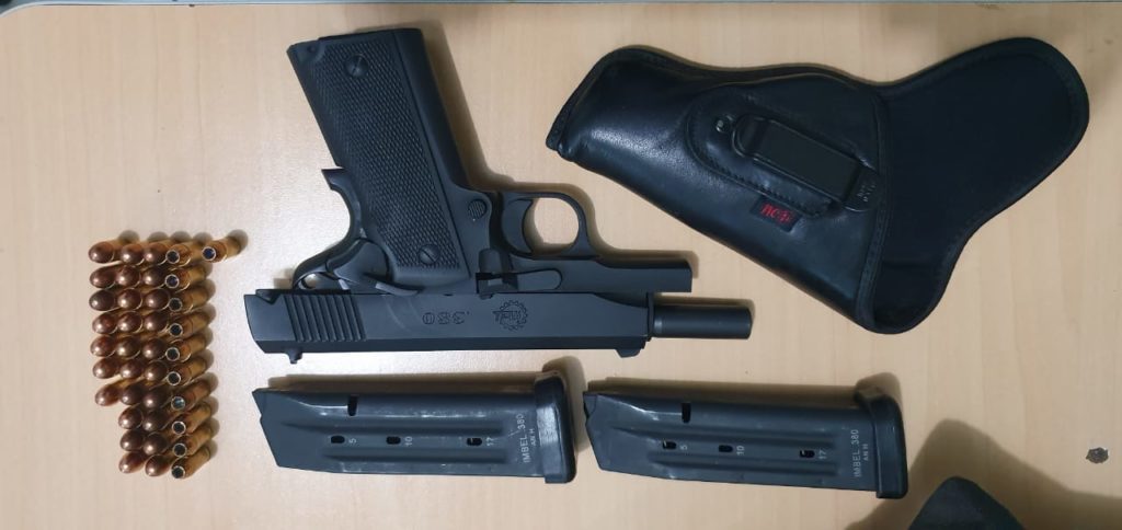 Polícia Federal e Exército prendem homem por porte ilegal de arma de fogo, em Céu Azul/PR
