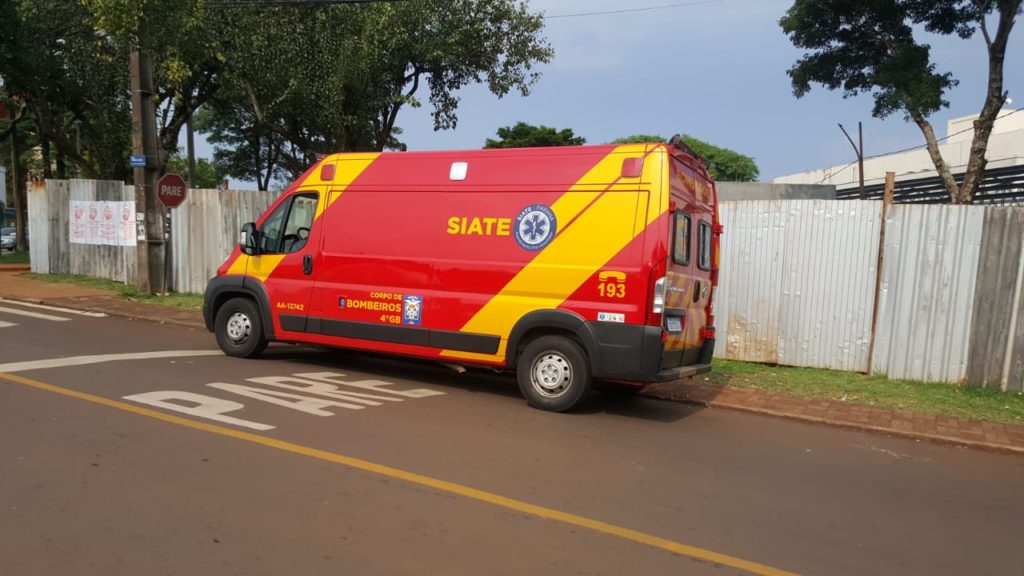 Jovem de 19 anos é socorrida após ser vítima de um atropelamento